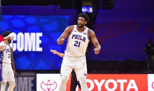 棋牌-76人开局火热恩比德日趋成熟 看齐J博士目标MVP