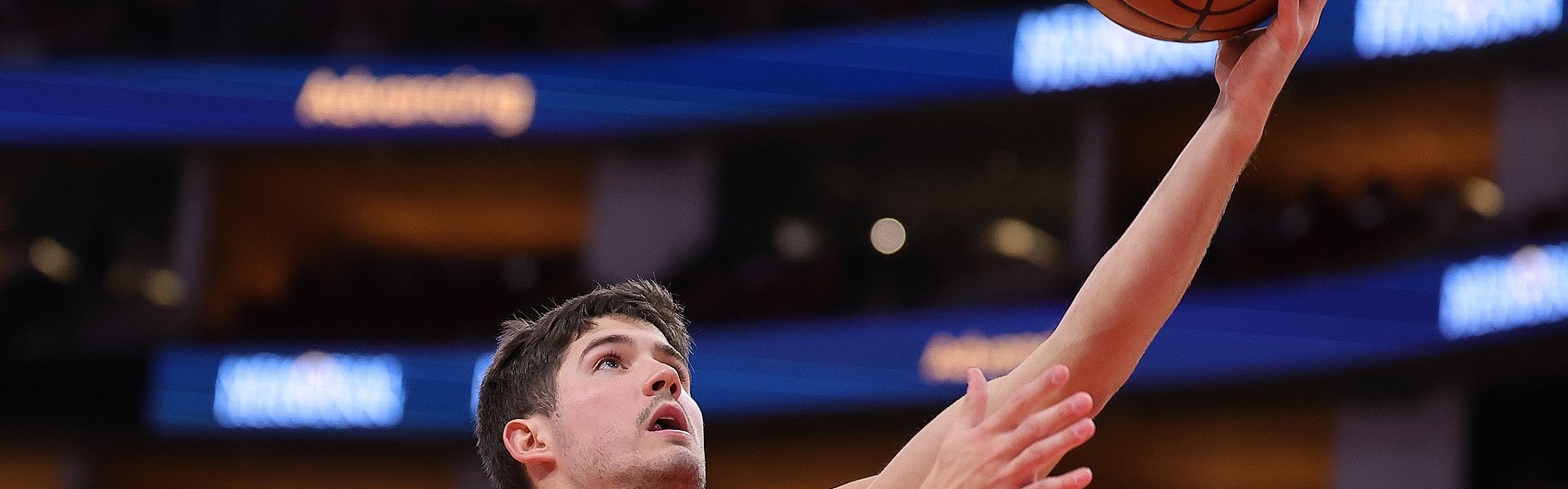 电子游戏-谢泼德本场砍至少15+5+10+5+2 NBA历史二年级球员第四人&amp;比肩伯德