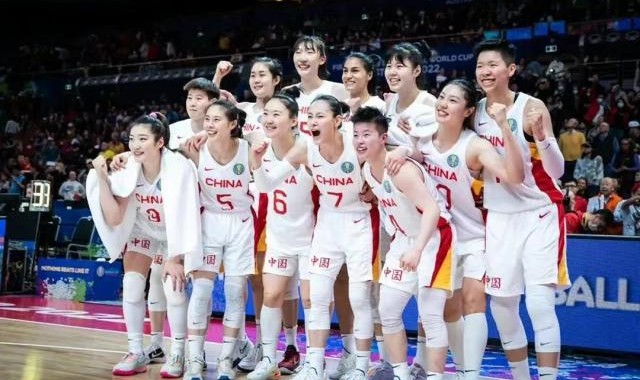 轮盘-面对强敌虽败犹荣 中国女篮，请接受鲜花与掌声吧！